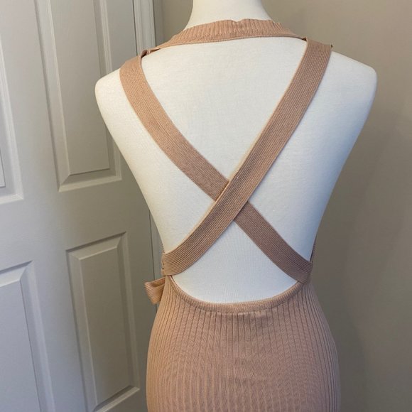 Stunning Dress Great for Brunch - Picture 2 of 2